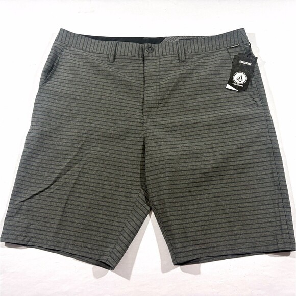 Volcom Mens Frickin SNT Static 21 Gray Stripe Modern Hybrid 10" Shorts Sz 40 NWT - Picture 2 of 16